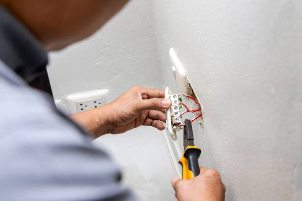 Best Licensed Electrician  in Pigeon Forge, TN